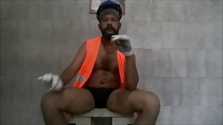 Stink HairyMale: Фетиш волосатого мужчины Saliva