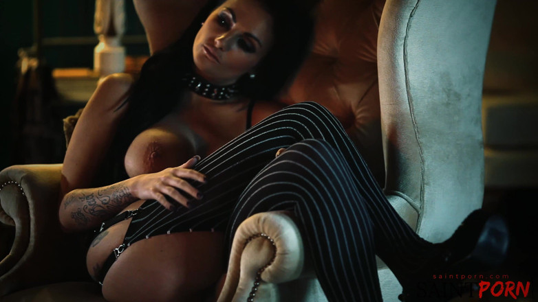 SaintPorn: Lexi Ward Takes a Load on Her Booty