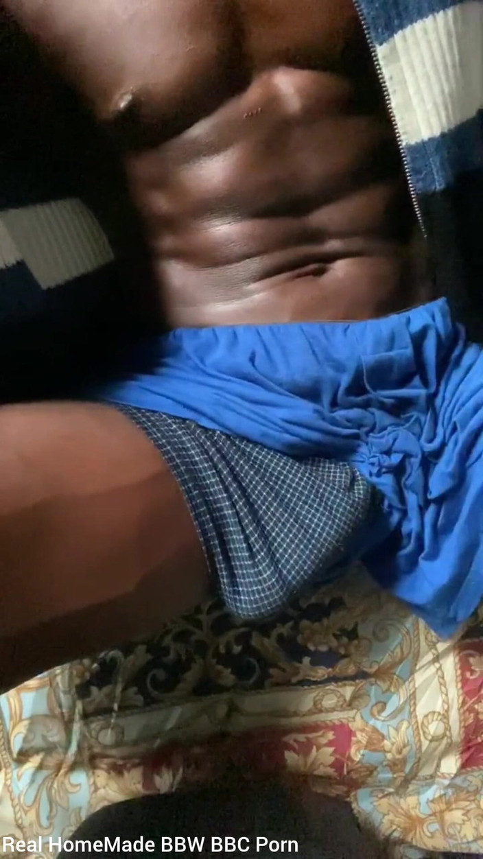 Big black cock BBCee: Поглаживая мой большой черный член забросил мои боксерские шорты