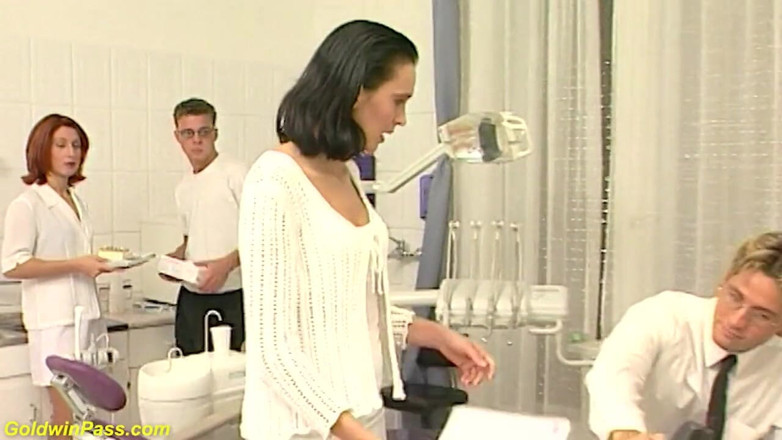 Goldwin pass: Real German doctor groupsex fuck at the hospital