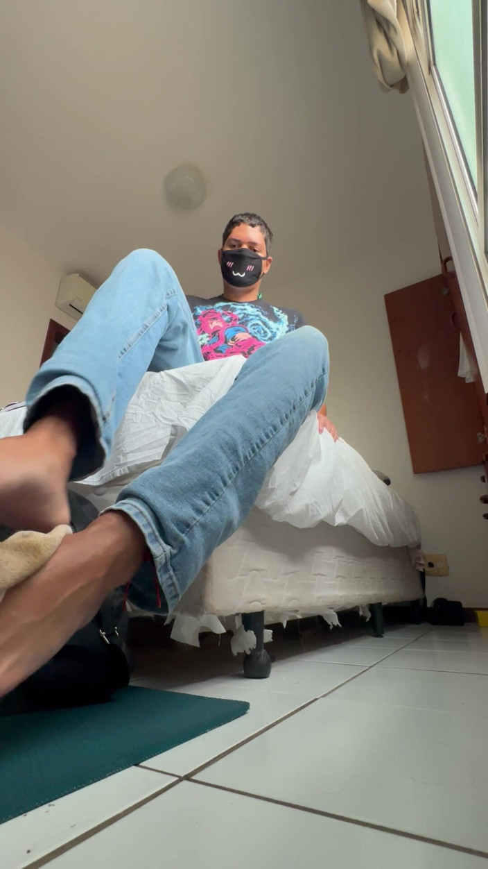 Boy feet: Sweaty and Very Chulehundred Socks the Way You Love