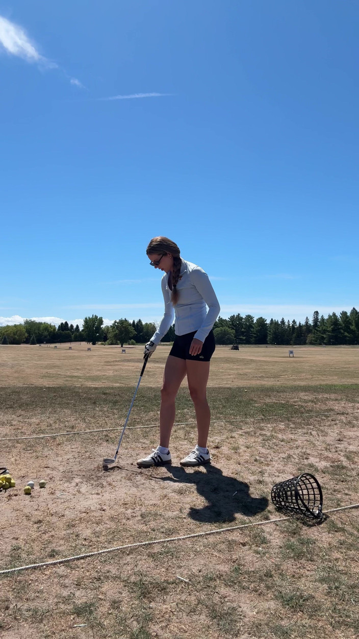 Nadia Foxx: Public Orgasm at the Driving Range