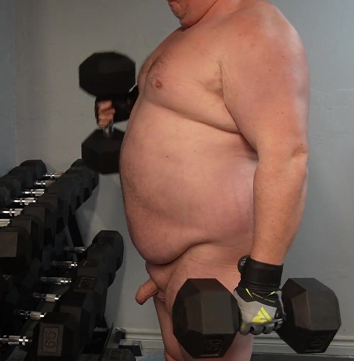 Beefy Brian: 근육 통통한 곰 운동