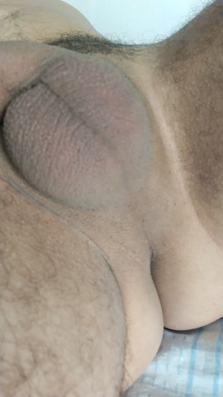 Micah 10: Man som visar sin kuk till kvinnor över videosamtal