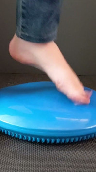 Trampling kusyen biru