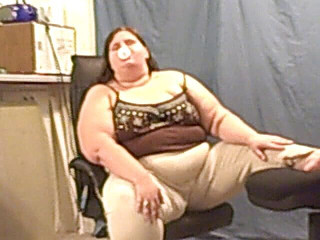 BBW nurse Vicki adventures with friends: Ssbbw Angie 为你口香糖