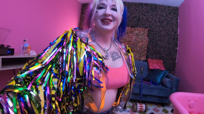 Leya Falcon: Birds of Prey Harley Quinn Looking for the Right Toys