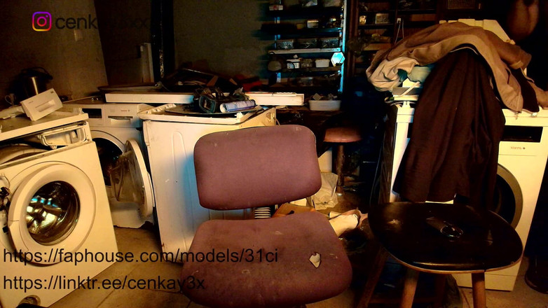 CenkAy: 선생님, 직장에서 방송 중이었어