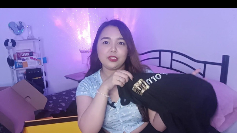 AsianSharinami: Unboxing My 25k Subscribers Gift From Pornhub
