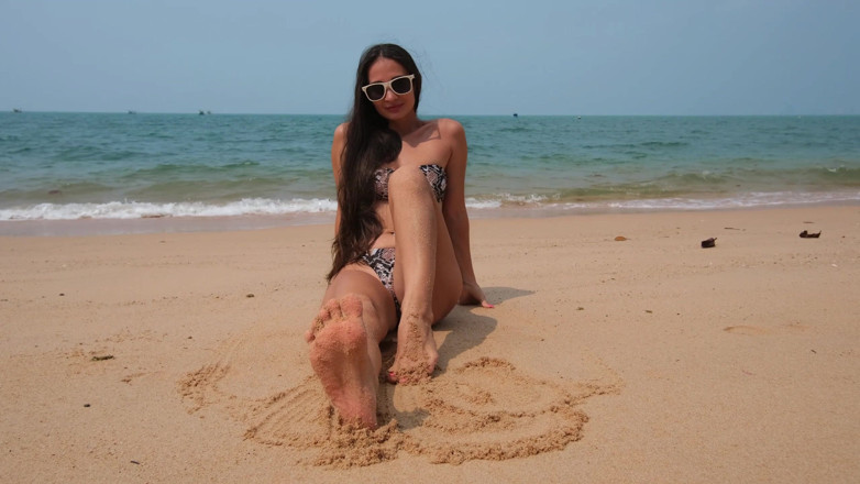 PassionBunny: Horny and Sunny Morning on the Beach
