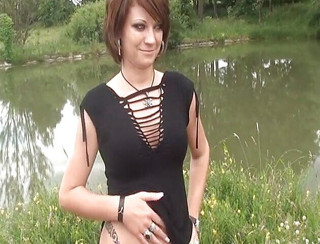 Flash Model Amateurs: Kleine brünette mit kleinen titten in einer sinnlichen szene im...