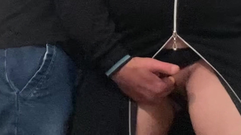 Niki studio: うっ!!ドイツ地下鉄で、もっと汚い指が私の秘部を擦った