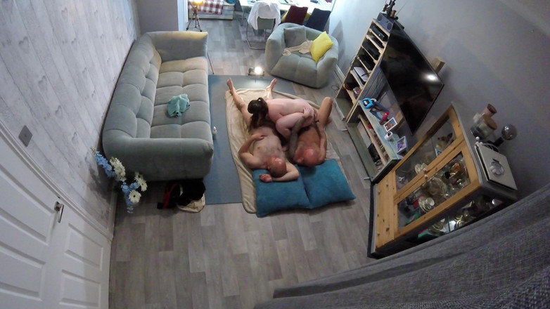 Mr D and Miss C: Echter amateur-cuckold-dreier, ehefrau wird von fremden gefickt, doppel-cumshot-ende