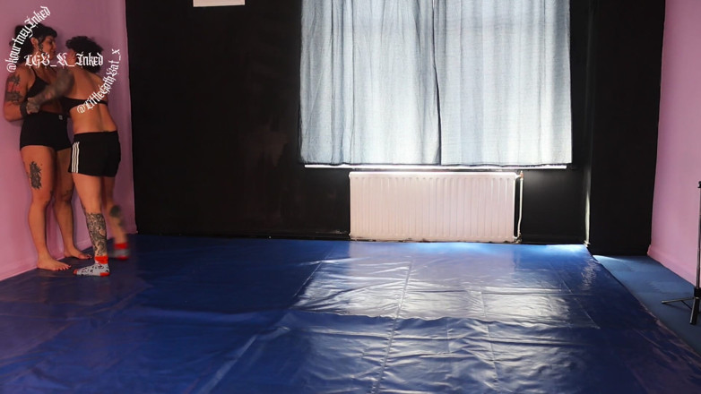 Lgb k inked: Two Hot Girls Grappling