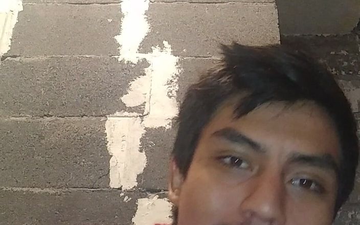 AlexAlejandro13: मुझे पता है कि तुम्हें मेरे लंड को बहुत देखना पसंद है