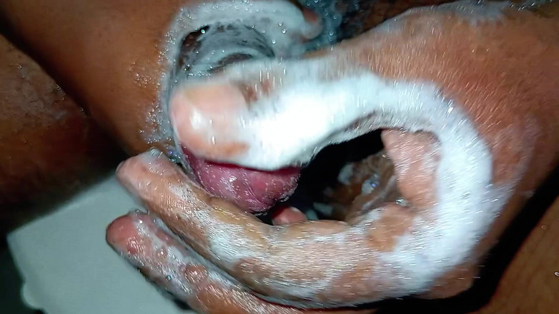 rahuman: Pulizia e masturbazione del cazzo mostruoso