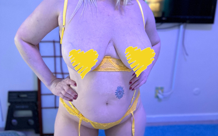 TabithaXXX: 黄色いランジェリー巨乳くねくねと揺れファンクラブのみ