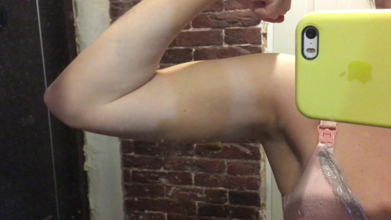 Risky Hairy Couple: Мої великі м'язи