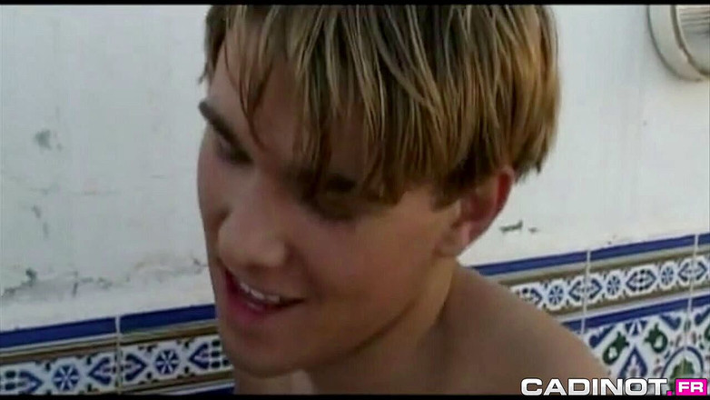 Cadinot: Cadinot - пареньки трахаются в отпуске