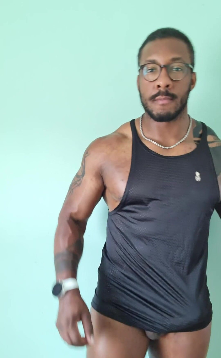 Amadeus: Amadeus Mode homem musculoso