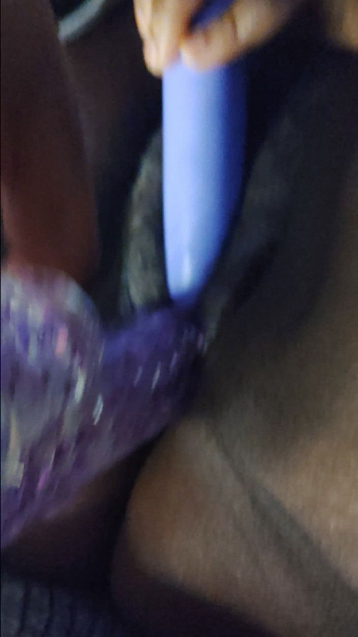 Lola Tha Pink Bunny: Lola Bunni skjuter in den i hennes fitta!!