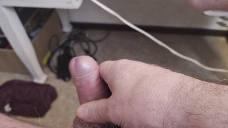 Pellefnatt: Ông nội ngồi trên ghế để chân và chơi với con...