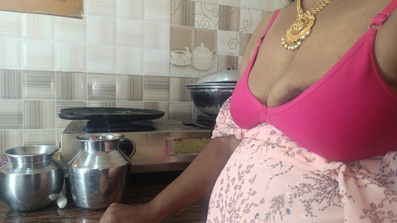 Laxi ammu: Gospodyni kuchnia gorący romans