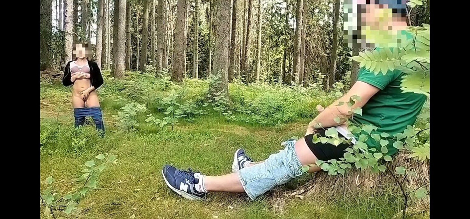 HottPussy118: Dick Flash in the Forest Woman Watches and Masturbates. He...
