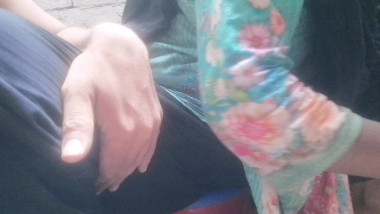 Skakoi: देसी भाभी सौतेला भाई मजेदार सेक्स बात कर रहा है