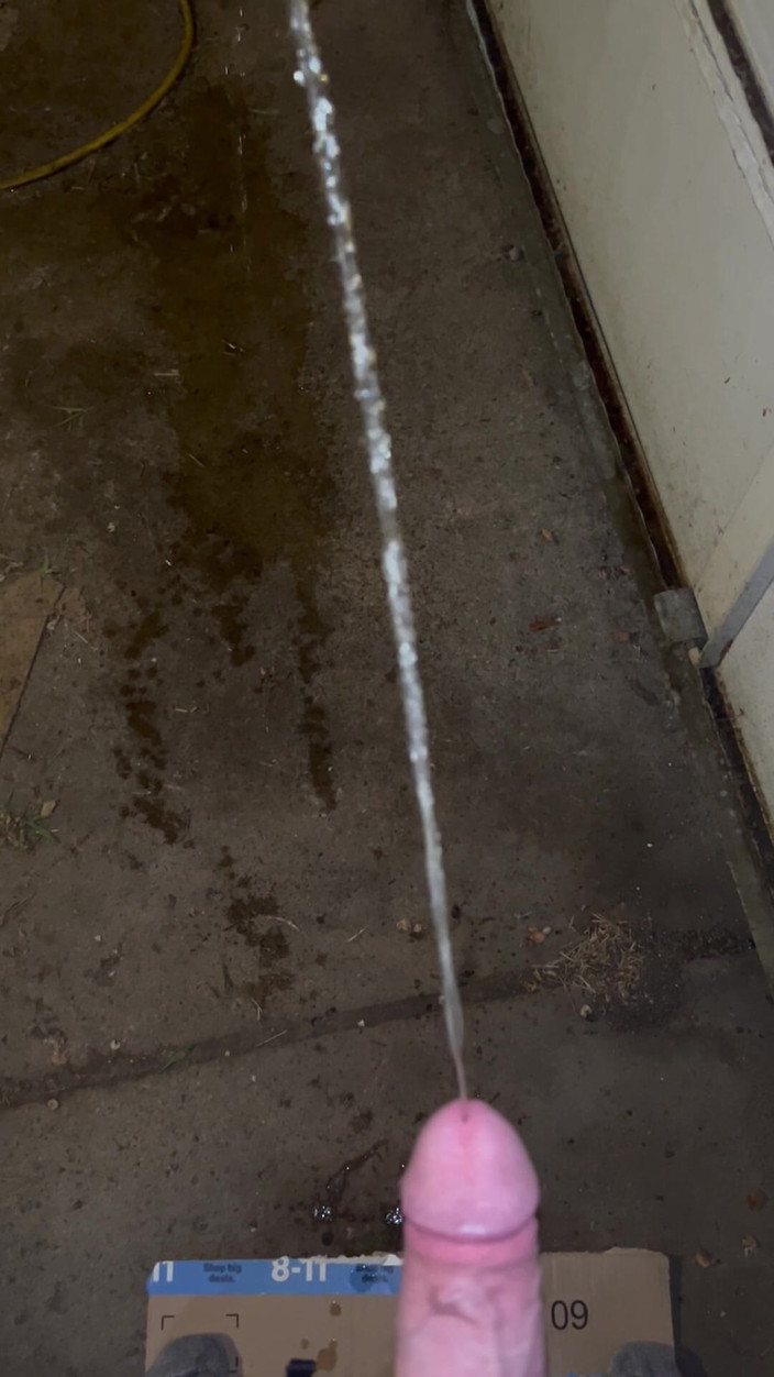 Big Baz: Spermă, apoi pișare, apoi mai mult pișat!