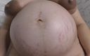 Milky Mari Exclusive: Esposa grávida de 9 meses mostrando para você sua buceta raspada...