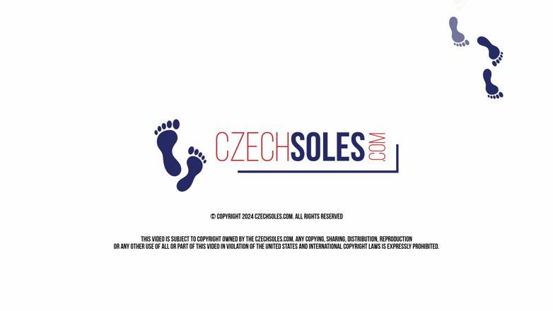 Czech Soles - foot fetish content: Quem tem as meias mais fedorentas?