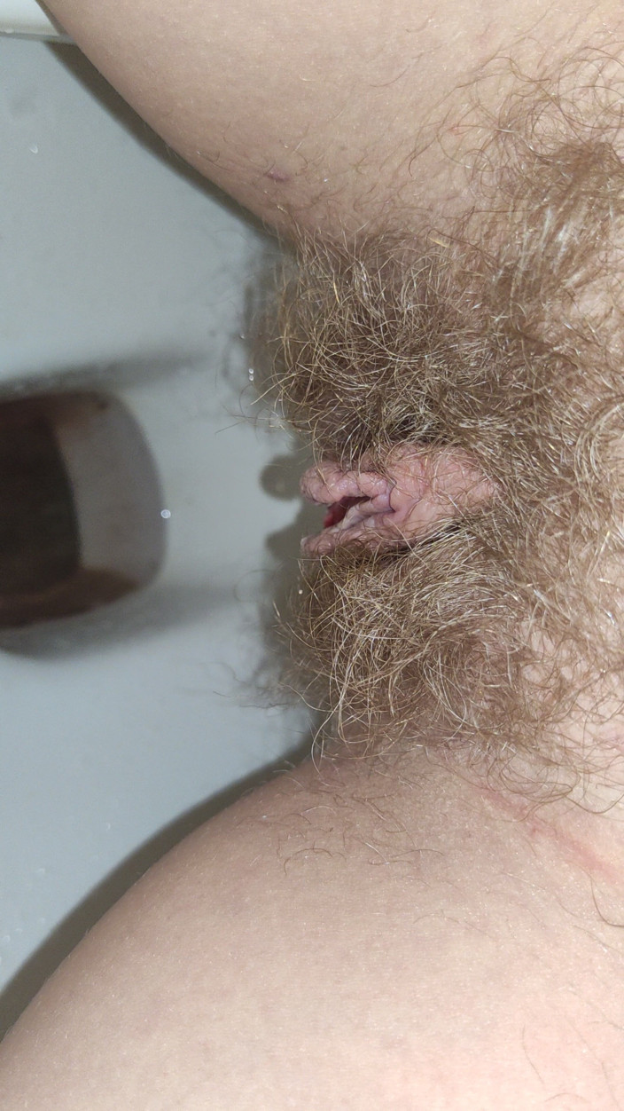 Risky Hairy Couple: Pisse, pipi