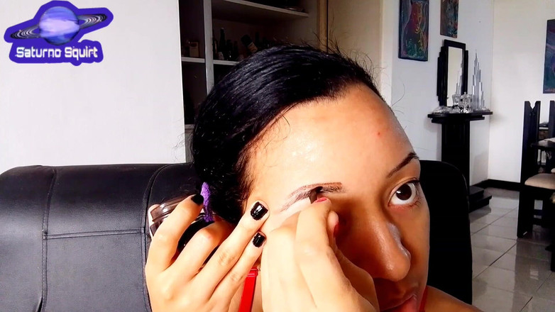 Saturno Squirt: Are machiaj Tutorial Pictură sprâncene și sa încheiat cu masturbare intensă clitoris...