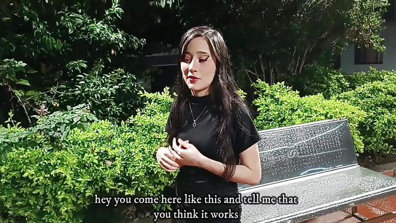 Emma vict: 맛있는 오럴을 해주고 발정난 Antonello가 보지를 우유로 뚝뚝 떨어뜨리는 귀여운 라틴계 여자 - 스페인어 포르노