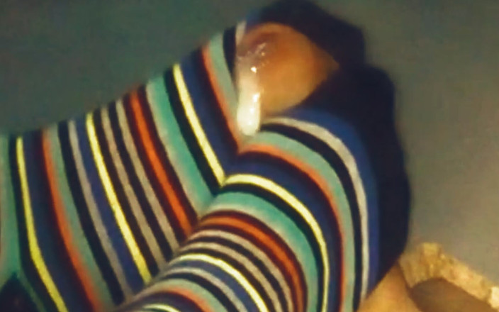 My sweet milfs: 18 Melancap Dengan Kaki Di Meja Gloryhole - Ruby
