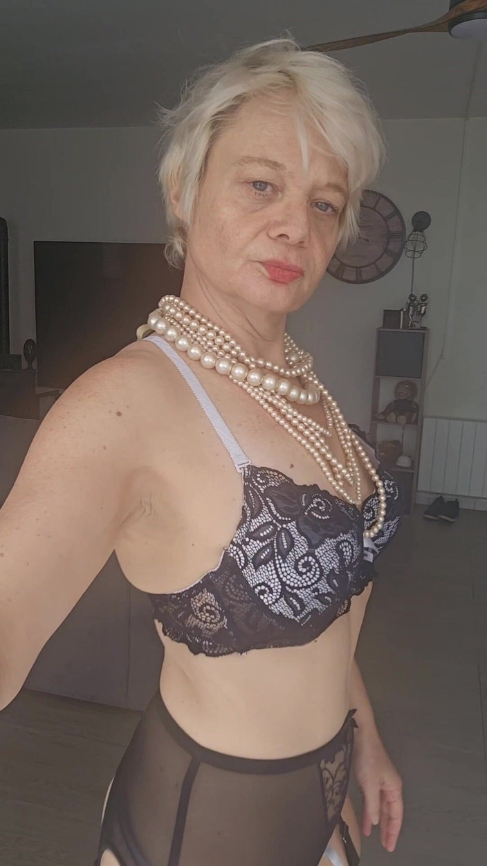 Sofy13: Compilație De O Femeie Matură Sexy Care Iubește Sexul Fără...