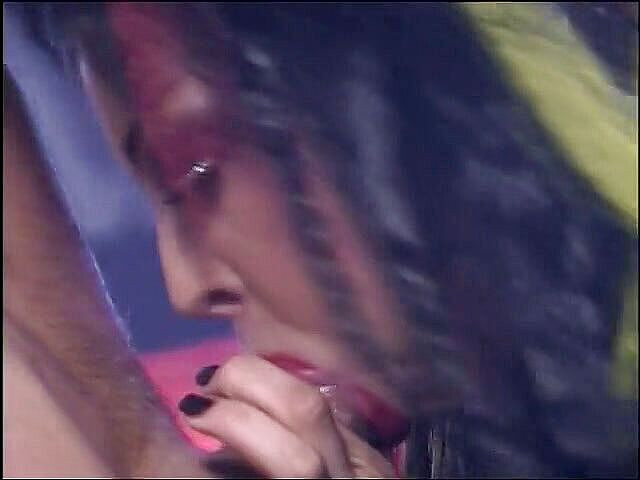 Xtime Network: Brünette prostituiert in leder sehr hart gerammt - 2 szenen in 1