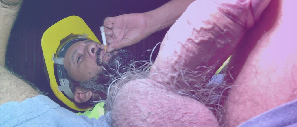 Stink HairyMale: Fumând noaptea