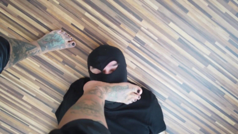 Fetish videos by Alex: Foot slave from the wardrobe