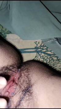 Bini miang, pepek basah, melancap, payudara besar semula jadi