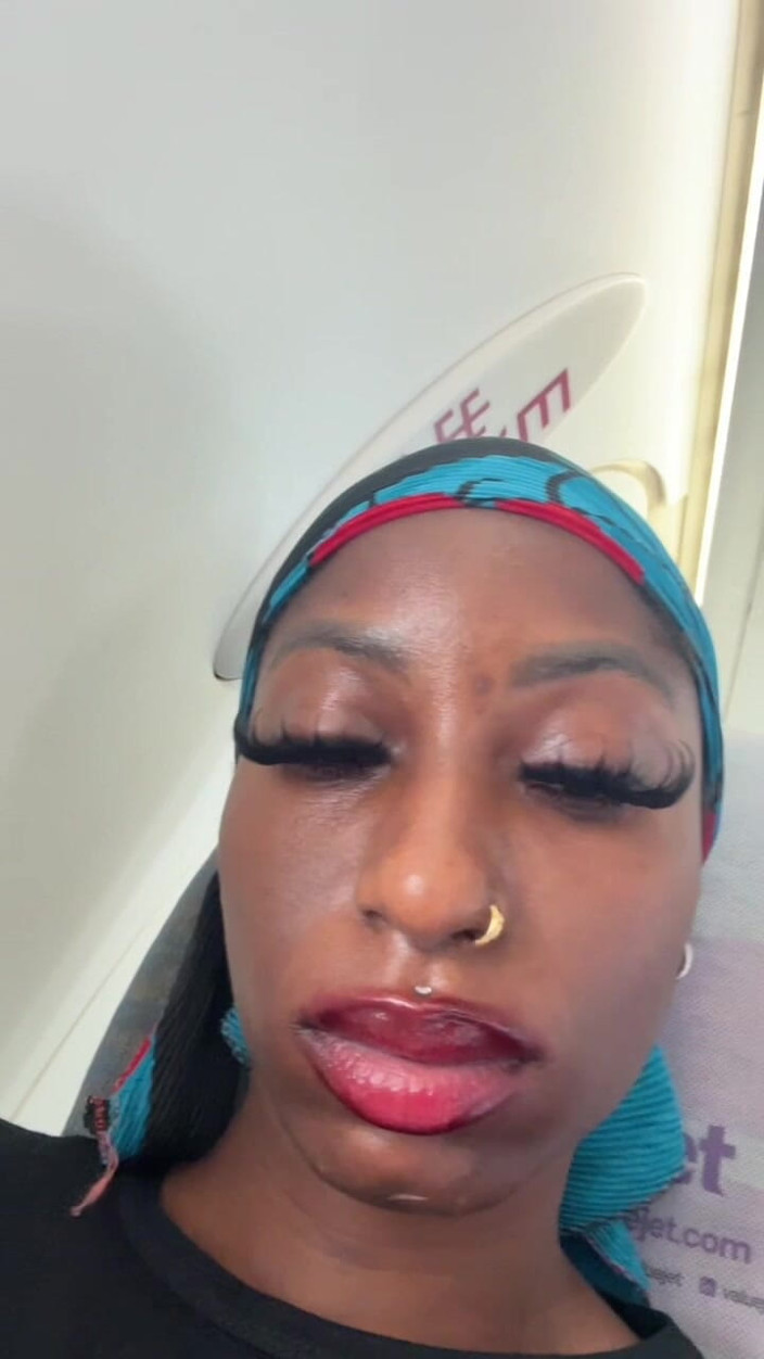 Spicy perry: Spicyperry Pissing on the Plane.