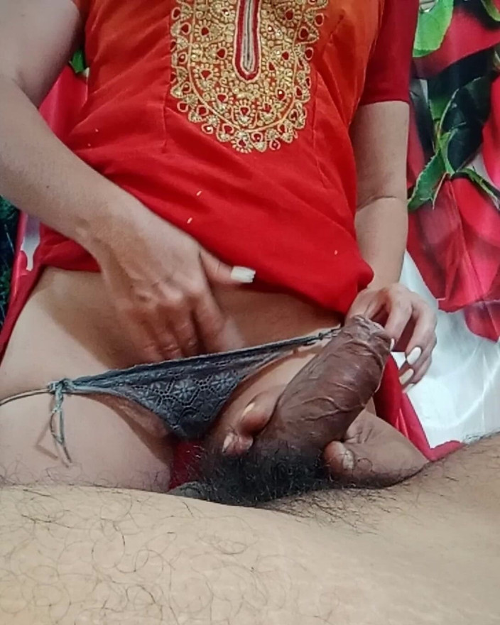 Bolly Karma: Sletvrouw vindt buurvrouw in haar gastenverblijf.