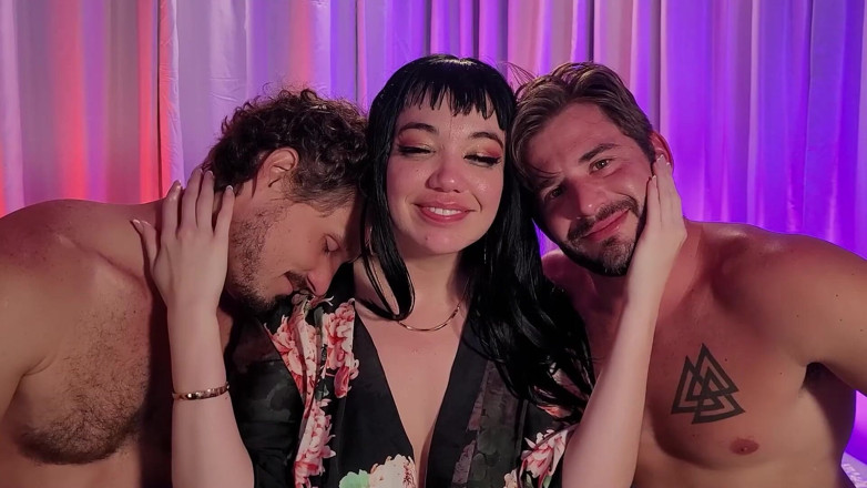 Little Puck: Cum-stuffed Double Dick Down! Double Vag Creampie