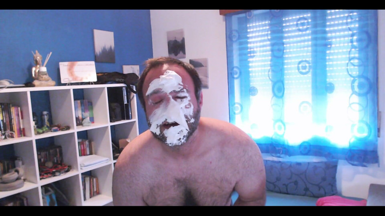 RAvingr4d4: Vídeo bobo, torta de barbear e espuma de barbear no...