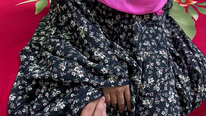 Riya Chowdhury: Мій власник будинку пропонує мені трахатися з ним