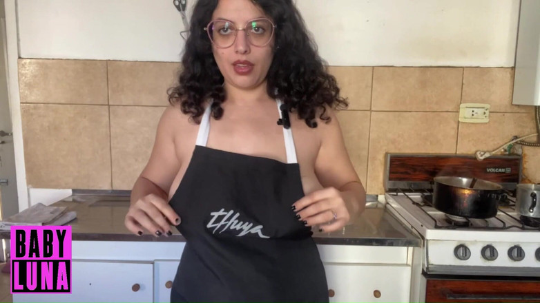 Babyluna939: Fartuch tylko gotowanie - flan, cycki i słodki bałagan część 4