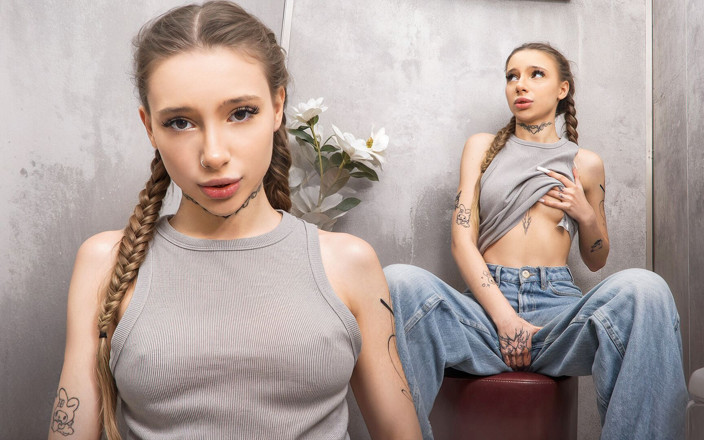 Luna Evans: 영광의 구멍이 있는 비밀실. 내 자지를 빠는 걸 좋아해