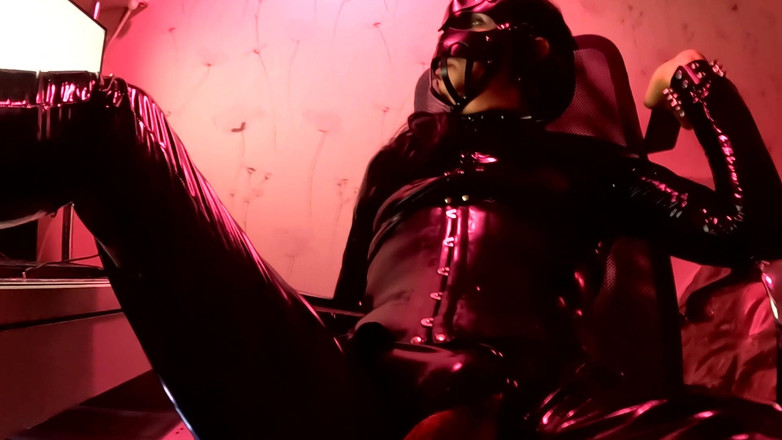 Tranny Bunny: Big Dick, Shemale,, Slave, BDSM, Hot Fetish