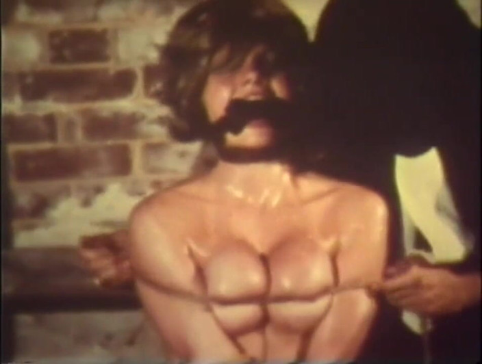 Vintage Usa: A rare crazy vintage BDSM scene!